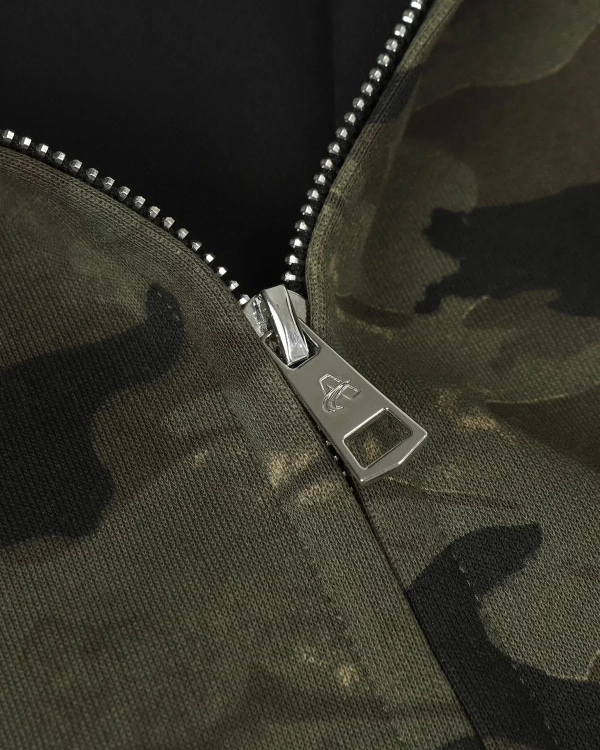 Jaqueta Leve Cloudfeel Sayem Camuflada Masculina: Conforto Urbano e Estilo Streetwear