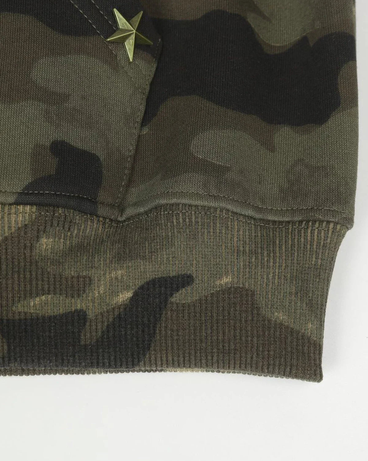 Jaqueta Leve Cloudfeel Sayem Camuflada Masculina: Conforto Urbano e Estilo Streetwear