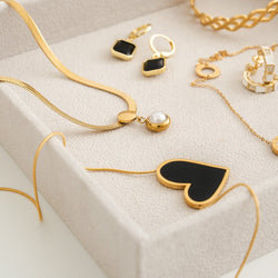 Collar Corazón Negro 18K